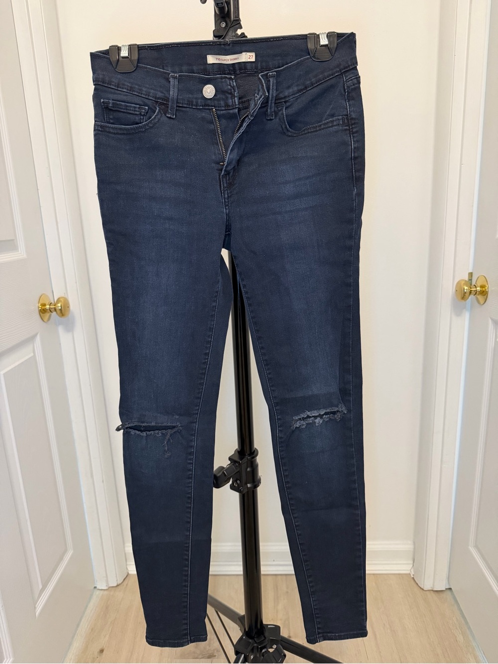 Levi's Black Skinny Jeans with Knee Slits